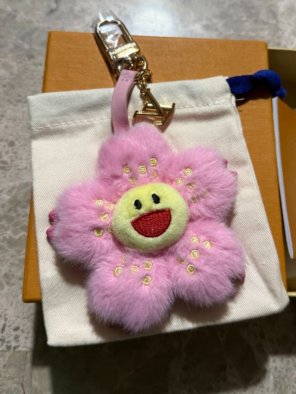 STUNNING TOP QUALITY FASHION CHARM-Pink Cherry Blossom-with LV Box & Dustbag!